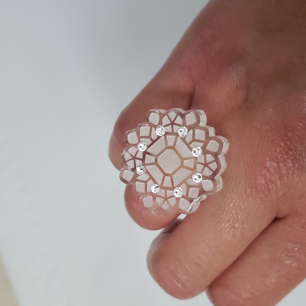 Lazer cut acrylic ring Size 6. NWT